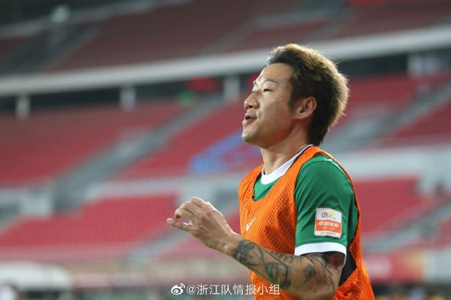 少妇和按摩师按摩呻吟